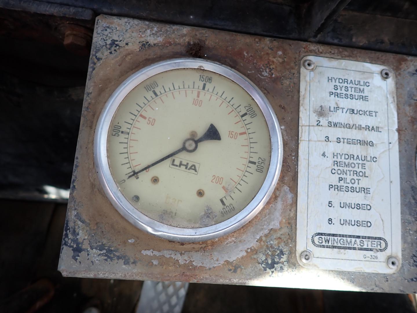 ./imagenes/INVOICE/2019/16595/EXCAVADORA FERROCARRILERA SOBRE LLANTAS SWINGMASTER_ 181 (71).JPG